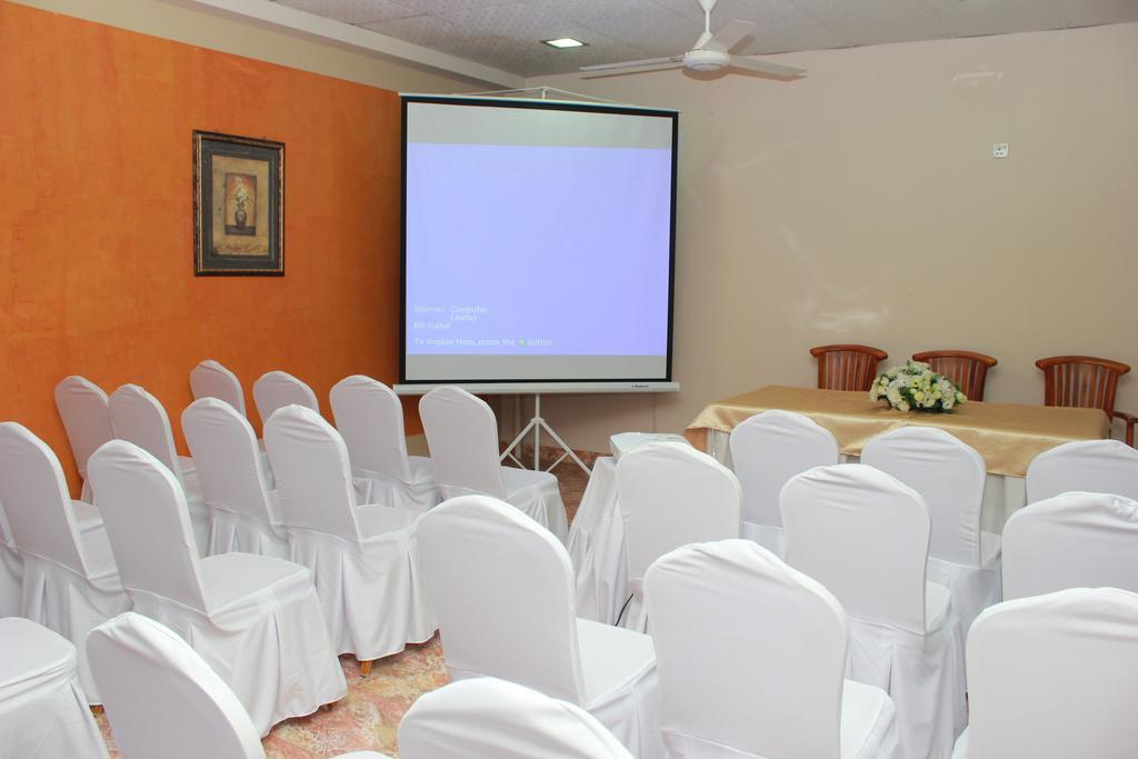 טרינקומאלה Jkab Park Hotel מראה חיצוני תמונה