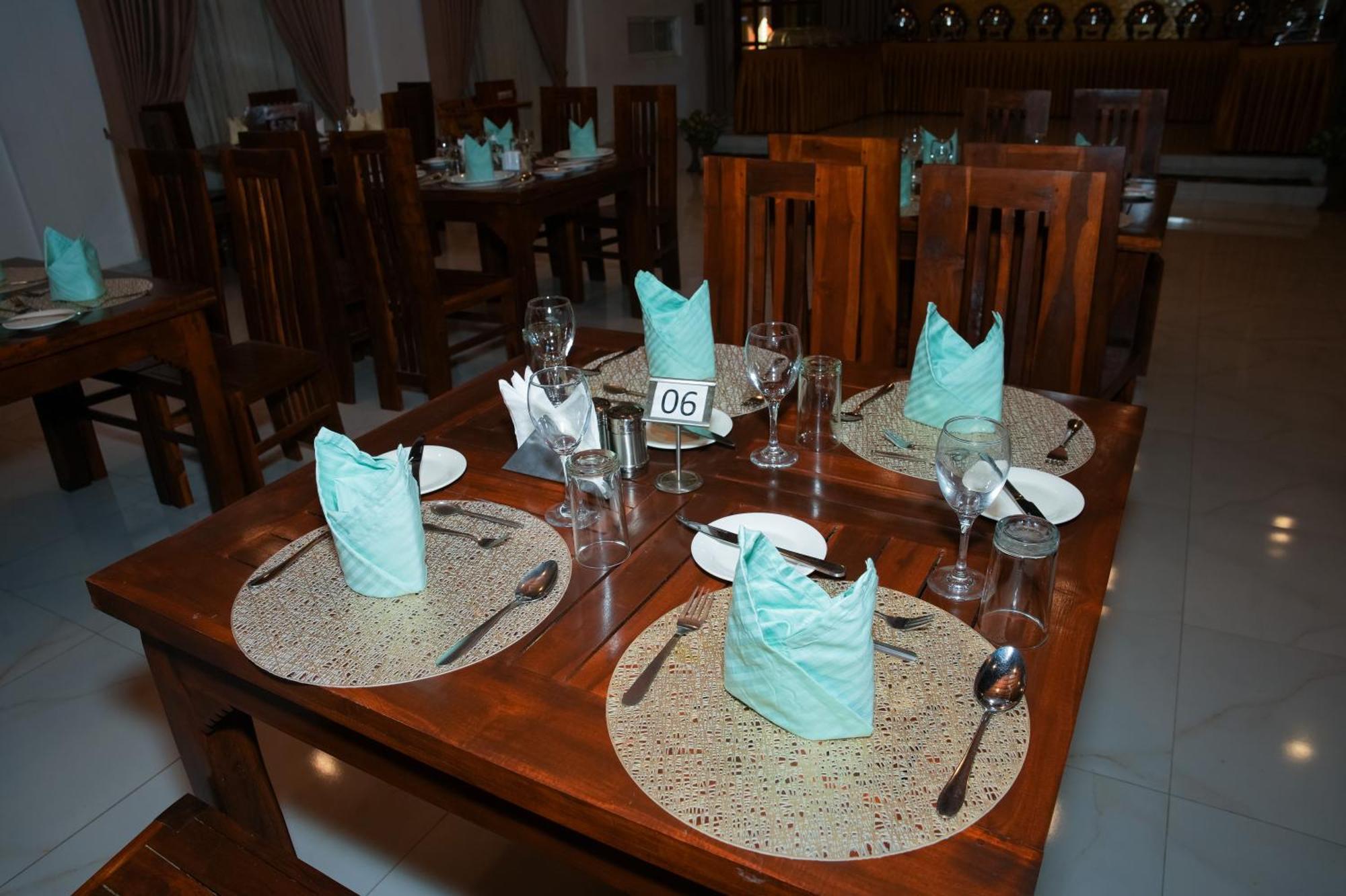 טרינקומאלה Jkab Park Hotel מראה חיצוני תמונה