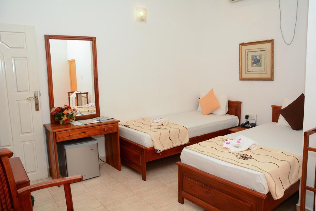 טרינקומאלה Jkab Park Hotel מראה חיצוני תמונה