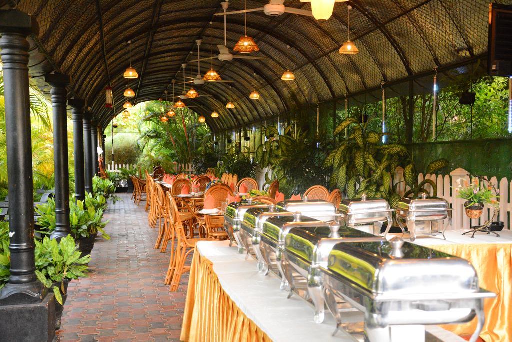טרינקומאלה Jkab Park Hotel מראה חיצוני תמונה