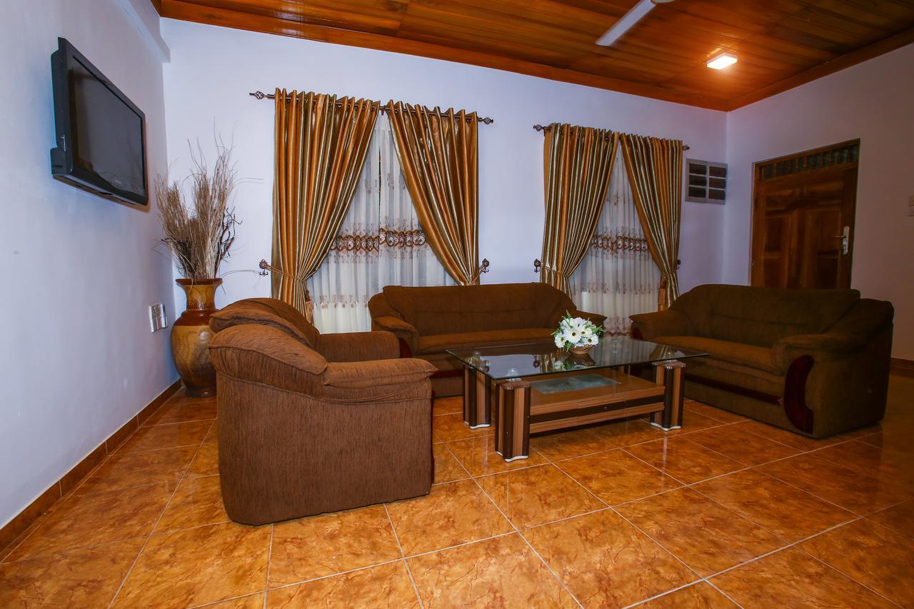 טרינקומאלה Jkab Park Hotel מראה חיצוני תמונה