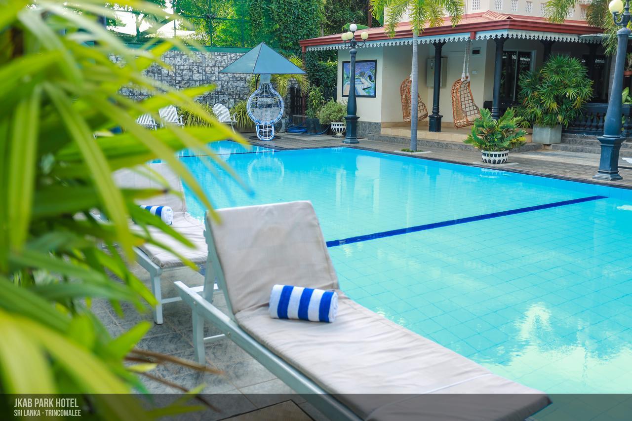 טרינקומאלה Jkab Park Hotel מראה חיצוני תמונה